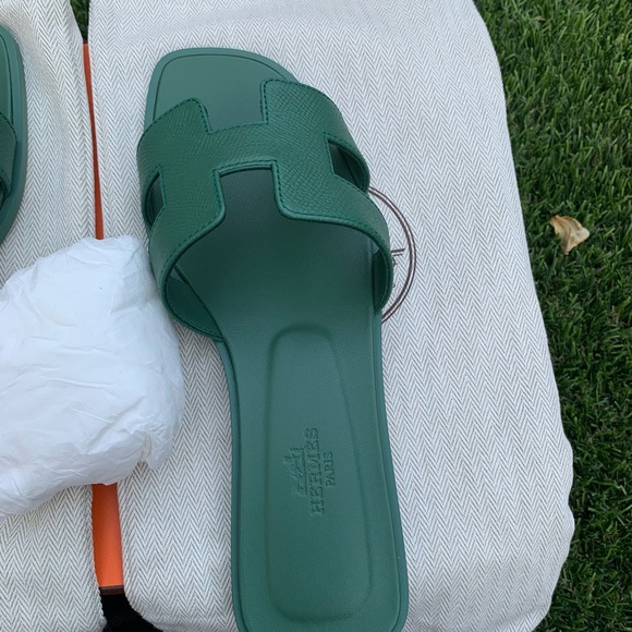 ❌SOLD❌ BNIB Hermes Oran Sandals Vert Lierre 37 - Picture 7 of 11